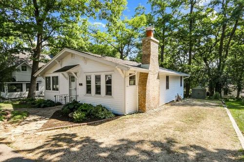 15 Geneva Ln, Fontana, WI, 53125-1477 | Card Image