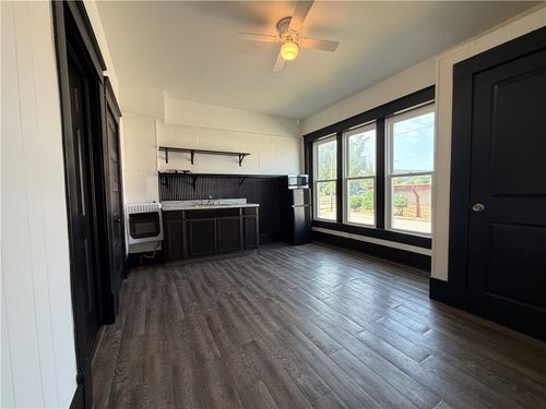 2-401 E Twin Springs St, Siloam Springs, AR, 72761-3259 | Card Image