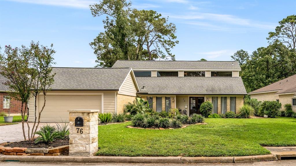 April Wind Dr, Montgomery, TX 77356