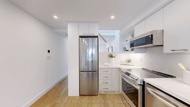 92 Walpole Ave, House attached with 2 bedrooms, 1 bathrooms and null parking in Toronto ON | Image 13