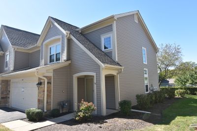 160 - 160 Holmes Way, Townhouse with 2 bedrooms, 2 bathrooms and 2 parking in Schaumburg IL | Image 2