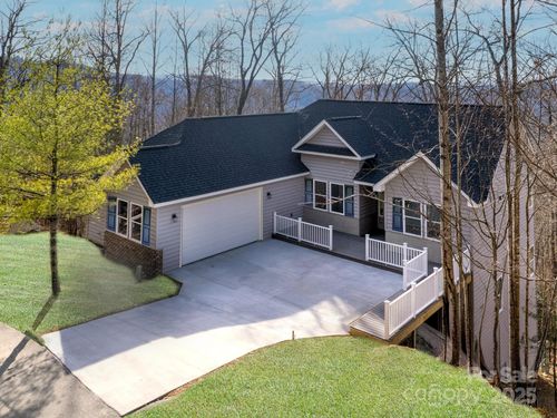 296 Carriage Summitt Way, Hendersonville, NC, 28791-2819 | Card Image