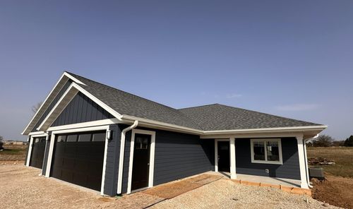 552 Raybern Ct, Random Lake, WI, 53075-1286 | Card Image