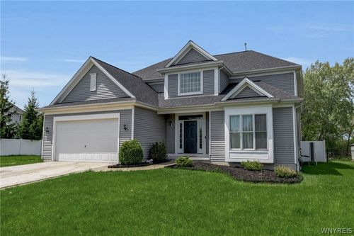111 Caldwell Dr, West Seneca, NY, 14224-5011 | Card Image