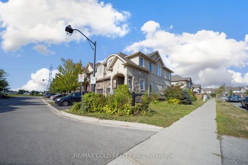 1-47 Madonna Dr, Hamilton, ON, L9B0H2 | Card Image
