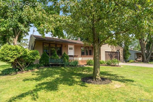 262 Cornell St, Howell, MI, 48843-1732 | Card Image