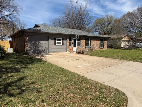 7425 Deaver Dr, North Richland Hills, TX, 76180-6333 | Card Image