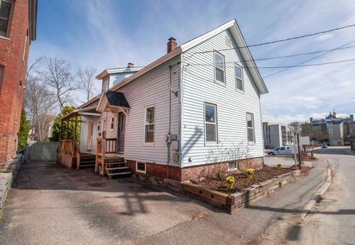 16 Prince Street, Concord, NH, 03301 | Card Image