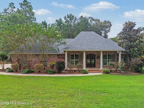 1350 Fairway Dr, Wiggins, MS, 39577-6008 | Card Image