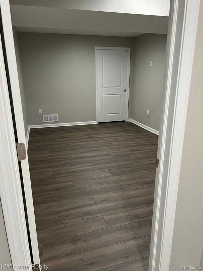 Legal 3rd Bedroom w/egress window in basement. | Image 25