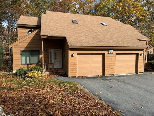81-81 Clement Ct, Haverhill, MA, 01832-1192 | Card Image