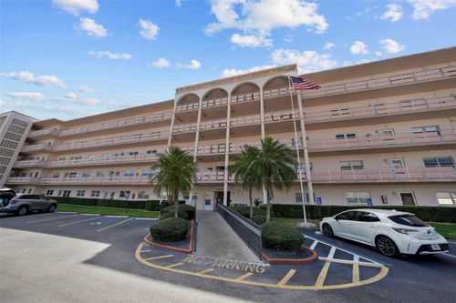 unit-506-5623 80th St N, St Petersburg, FL, 33709-5821 | Card Image