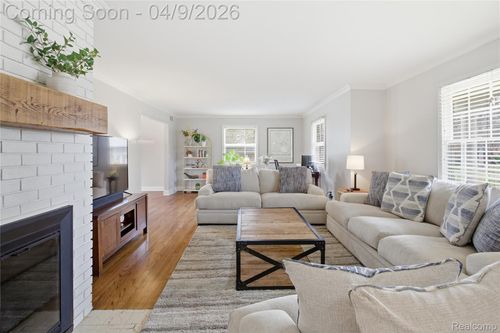 138 Aintree Rd, Rochester, MI, 48306-2704 | Card Image