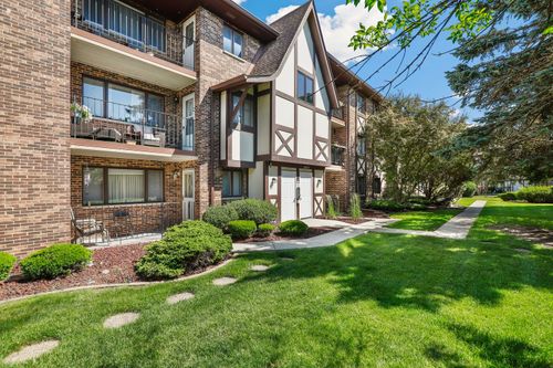 25c-10516 Ridge Cove Dr, Chicago Ridge, IL, 60415-1390 | Card Image