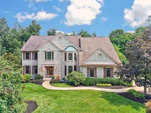 9773 Farmstead Dr, Loveland, OH, 45140 | Card Image