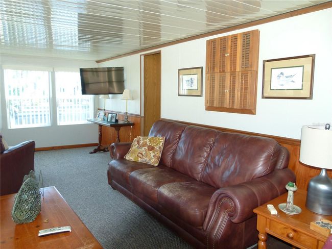 Family Room | Image 12