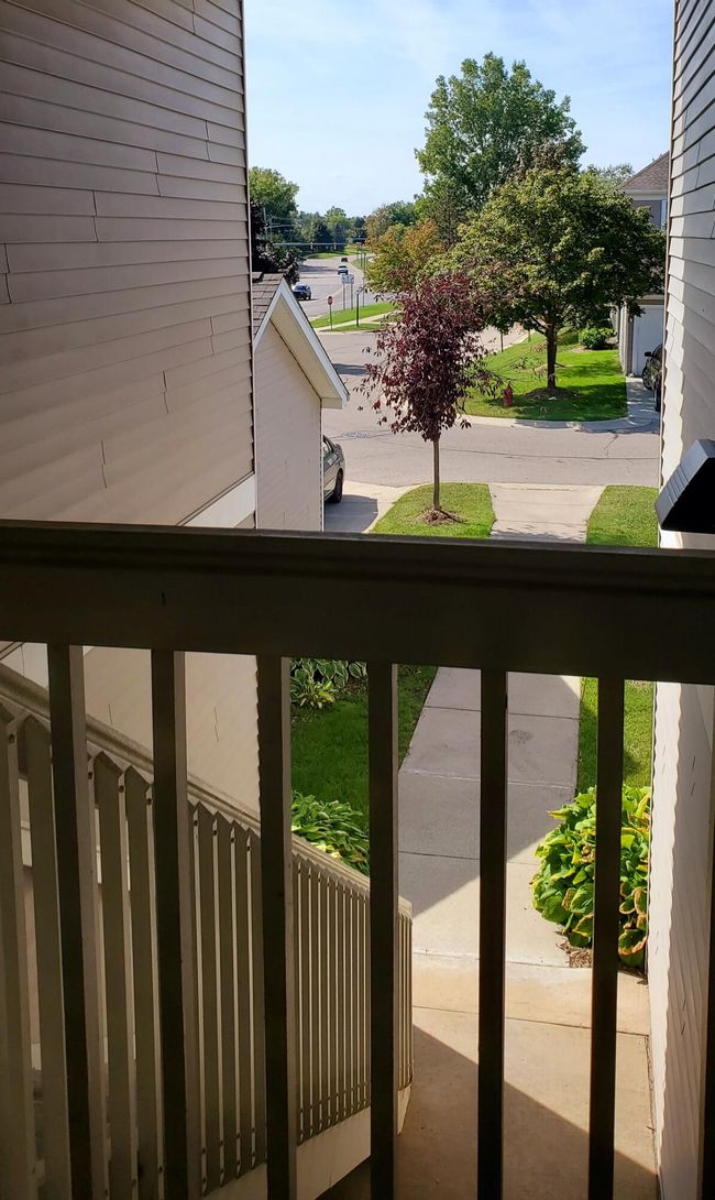 1354 Fox Pointe Cir, Condo with 2 bedrooms, 2 bathrooms and null parking in Ann Arbor MI | Image 4