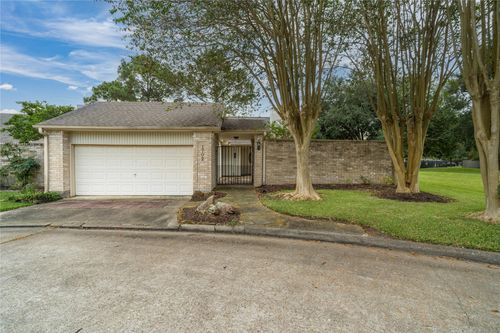 1702 Plumbwood Way, Houston, TX, 77058-2322 | Card Image