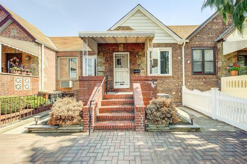 82 Caldwell Ave, Middle Village, NY, 11379-1444 | Card Image