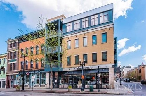 1326 Vine St, Cincinnati, OH, 45202-7622 | Card Image