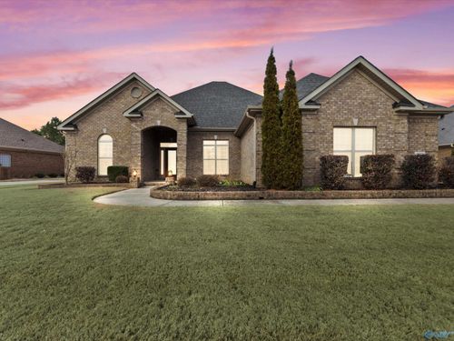 222 Legendwood Dr Nw, Madison, AL, 35757-7113 | Card Image