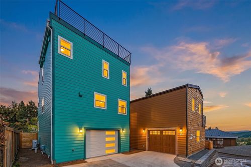 332 Ne Elk Pl, Seattle, WA, 98115 | Card Image