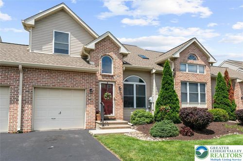 318-318 Windsor Pl, Macungie, PA, 18062-1815 | Card Image