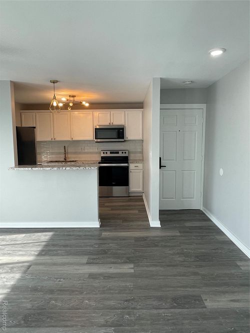 apt-212-22148 Dante St, Oak Park, MI, 48237-2839 | Card Image