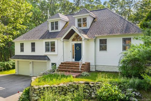 37 Skyline Dr, Groton, CT, 06340-5427 | Card Image