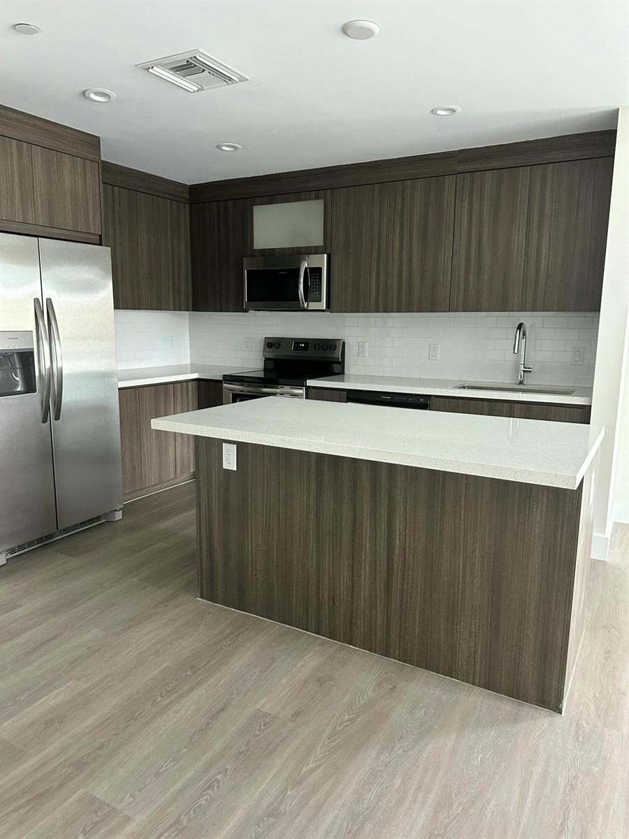 Residential in Hollywood 2