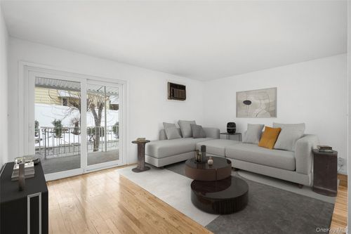 34 Lockwood Ave, Yonkers, NY, 10701-5543 | Card Image