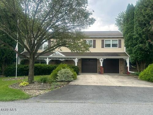 804 Gordon Ln, Duncansville, PA, 16635-7636 | Card Image