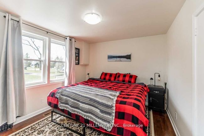 MAIN - 23 2nd St, Home with 2 bedrooms, 1 bathrooms and 3 parking in New Tecumseth ON | Image 7