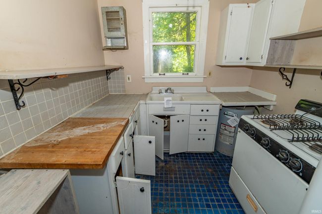 302 C St, Home with 5 bedrooms, 2 bathrooms and null parking in Laporte IN | Image 33