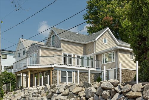286 Riverside Dr, Tiverton, RI, 02878-4206 | Card Image