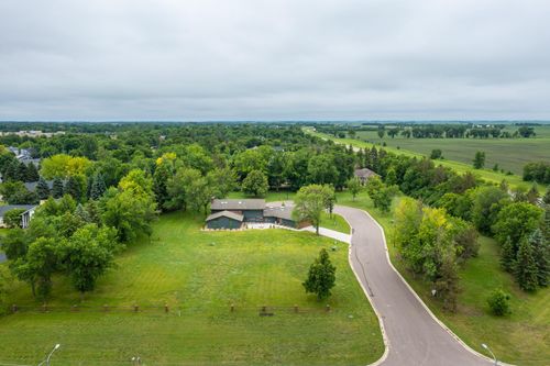 1490 Edgewood Ct, Wahpeton, ND, 58075 | Card Image