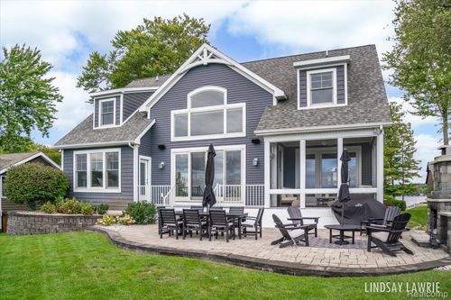 3298 Elmwood Beach Rd, Middleville, MI, 49333-8772 | Card Image