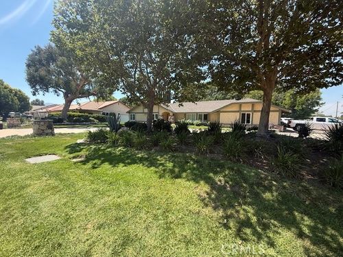 24759 Aden Ave, Newhall, CA, 91321-1205 | Card Image