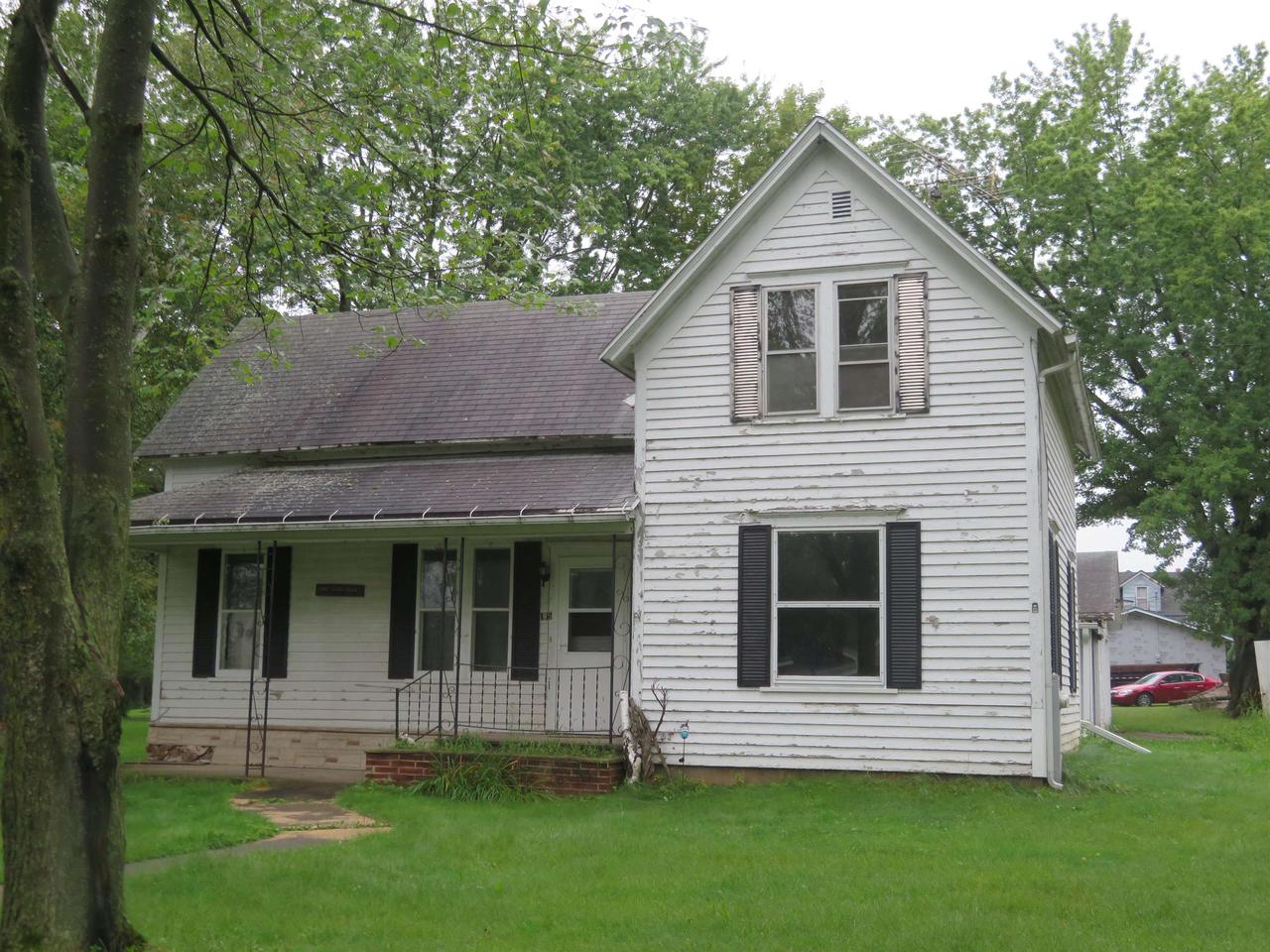 Lafollette St, Iola, WI 54945
