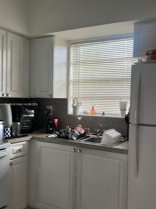 137014-1370 Ne 119th St, Miami, FL, 33161-6568 | Card Image