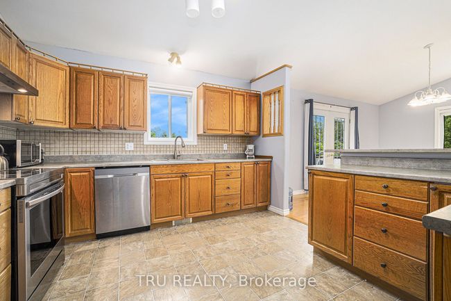 1060 7 Th Line, House other with 5 bedrooms, 3 bathrooms and 10 parking in Carleton Place ON | Image 15