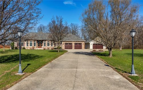 14807 N Meadowbrook Ct, Effingham, IL, 62401-4357 | Card Image