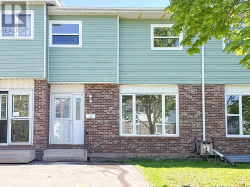 12 Dawson Crt, Charlottetown, PE, C1A8T1 | Card Image