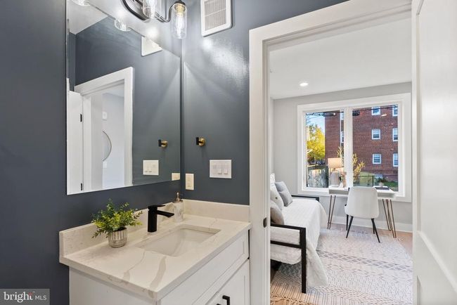 UNIT-1 - 2019 M St Ne, Condo with 2 bedrooms, 2 bathrooms and null parking in WASHINGTON DC | Image 23