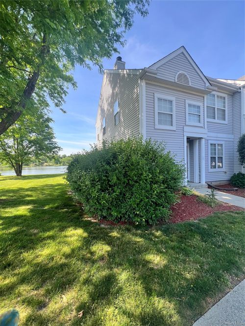 45 Kensington Way, Middletown, NY, 10940-2132 | Card Image