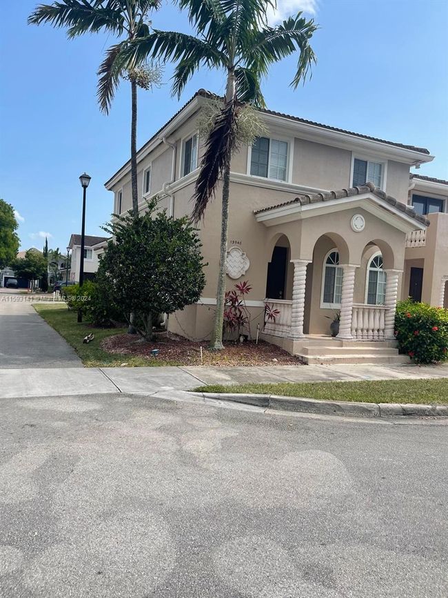 0 - 13946 Sw 276th St, Townhouse with 3 bedrooms, 2 bathrooms and null parking in Homestead FL | Image 3