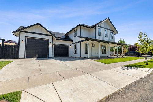 871 Ne Whistle Way, Prineville, OR, 97754-3223 | Card Image