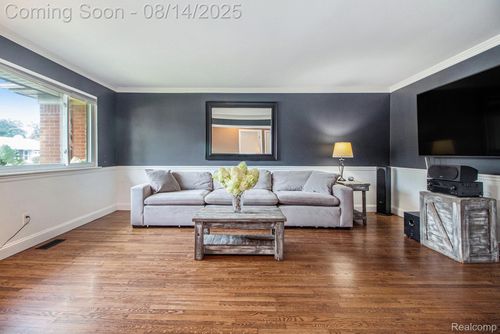 14526 Ronnie Ln, Livonia, MI, 48154-5159 | Card Image