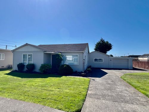 1977 11th St, Arcata, CA, 95521-5407 | Card Image