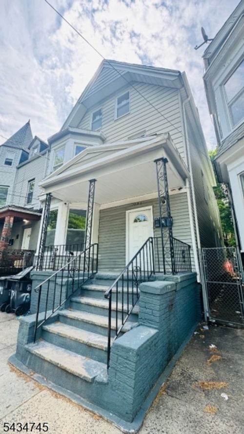 3-131 S 8th St, Newark, NJ, 07107-1401 | Card Image
